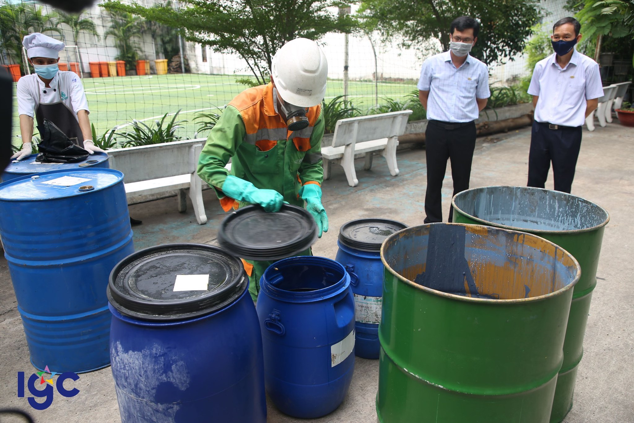 Tan Phu School collects used cooking oil