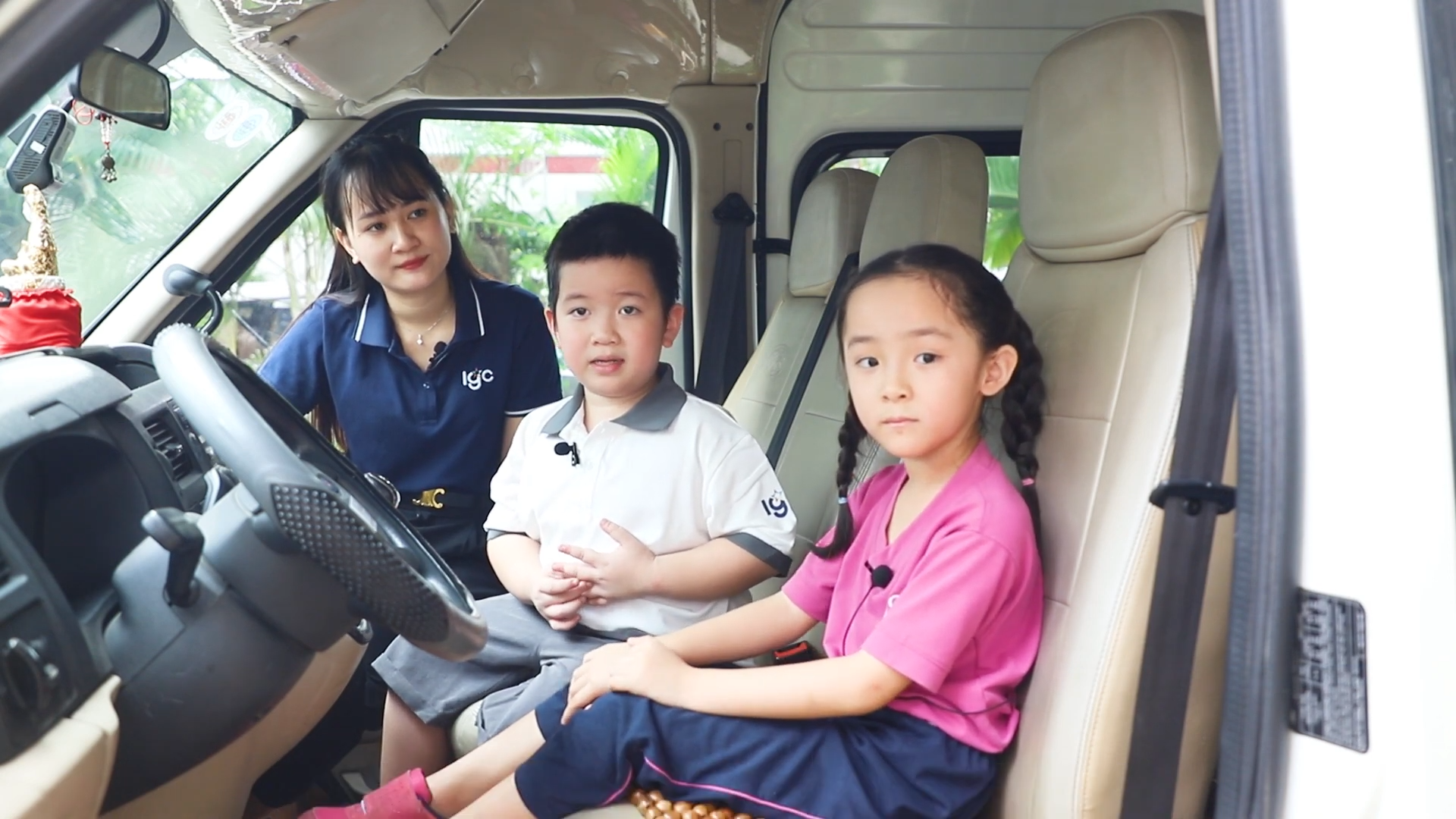 6 Kỹ năng giúp trẻ thoát hiểm khi bị ở một mình trên xe ô tô